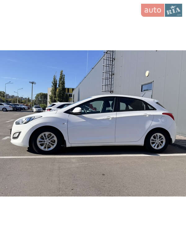 Хэтчбек Hyundai i30 2016 в Киеве