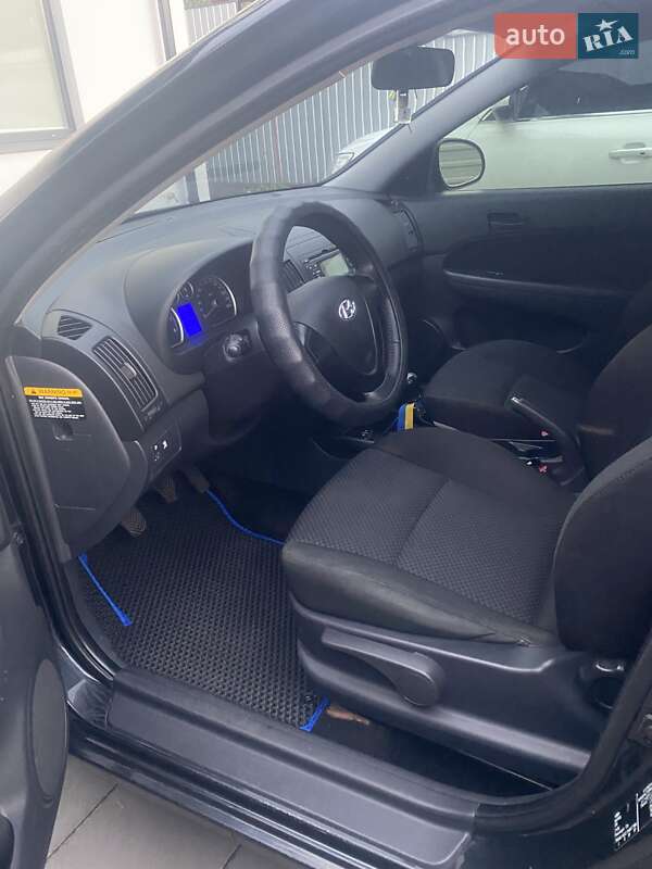 Хэтчбек Hyundai i30 2009 в Белой Церкви