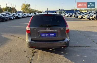 Универсал Hyundai i30 2010 в 