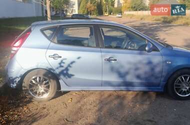 Хэтчбек Hyundai i30 2011 в Чернигове
