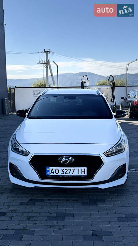 Универсал Hyundai i30 2018 в Хусте
