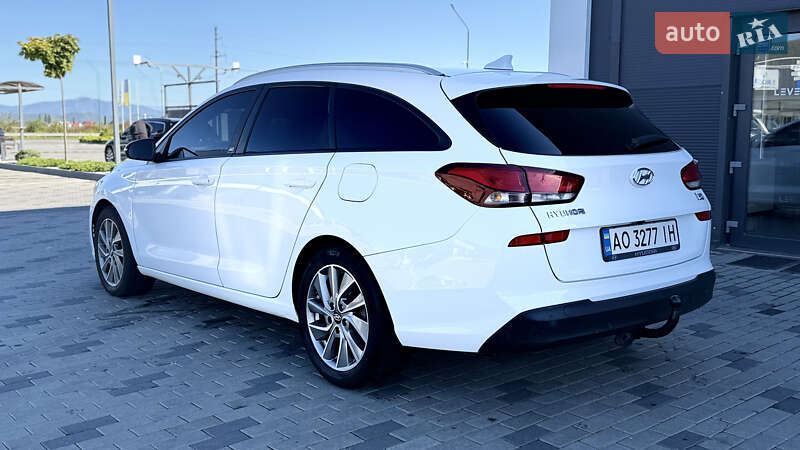 Универсал Hyundai i30 2018 в Хусте