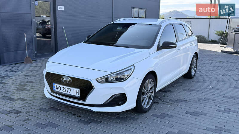 Универсал Hyundai i30 2018 в Хусте