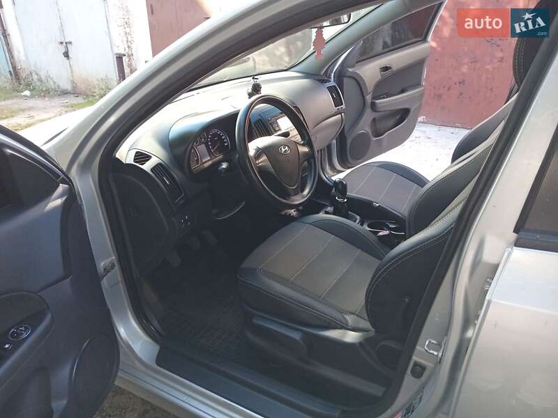 Универсал Hyundai i30 2010 в Ровно