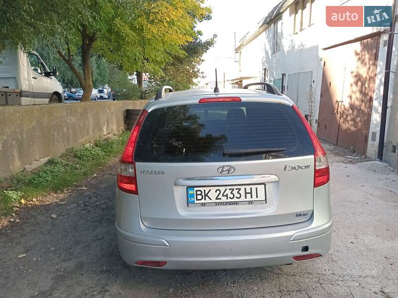 Универсал Hyundai i30 2010 в Ровно