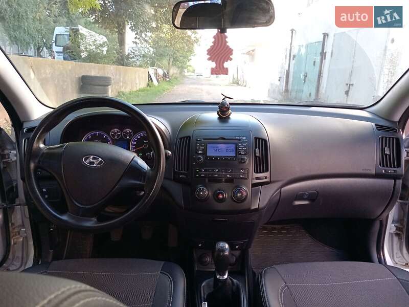 Универсал Hyundai i30 2010 в Ровно