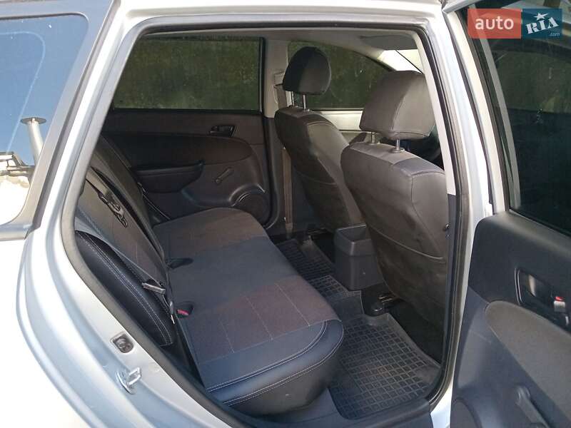 Универсал Hyundai i30 2010 в Ровно