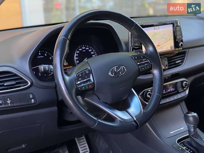 Фастбек Hyundai i30 2019 в Дніпрі