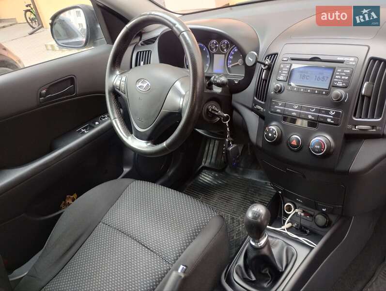 Універсал Hyundai i30 2010 в Жовкві фото 10 Універсал Hyundai i30 2010 в Жовкві
