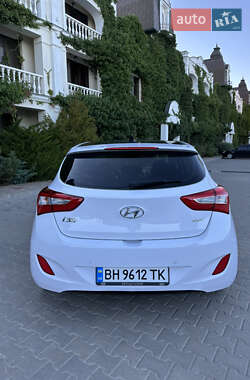 Хэтчбек Hyundai i30 2015 в 