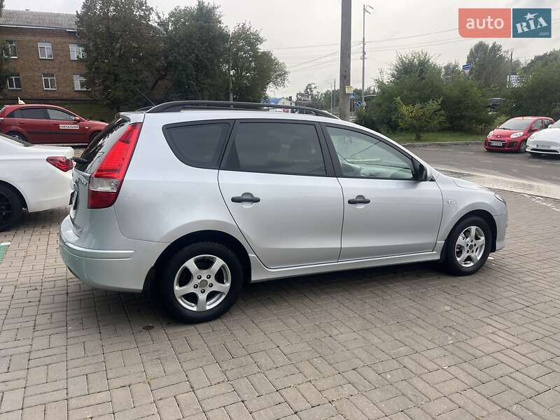 Универсал Hyundai i30 2011 в Киеве