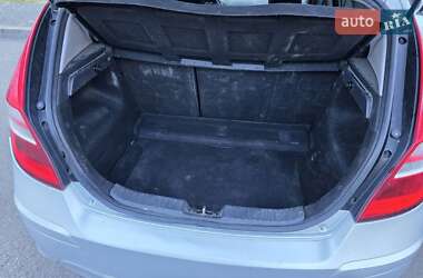 Хэтчбек Hyundai i30 2011 в 