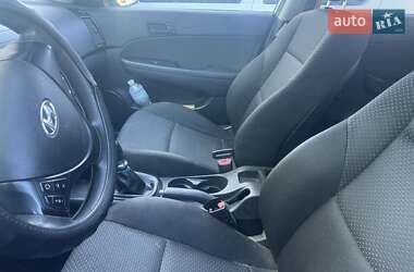 Хэтчбек Hyundai i30 2011 в 