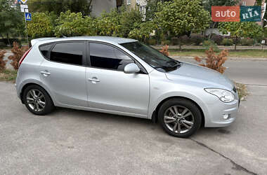 Хэтчбек Hyundai i30 2008 в 