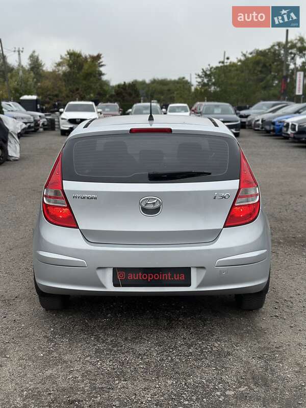 Хэтчбек Hyundai i30 2009 в Белогородке