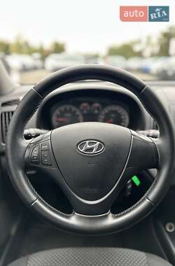 Хэтчбек Hyundai i30 2009 в 