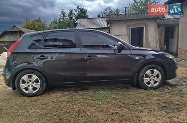 Хетчбек Hyundai i30 2009 в 