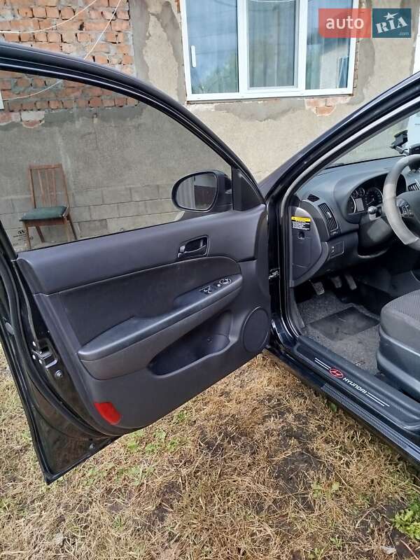 Хэтчбек Hyundai i30 2009 в Кицмани