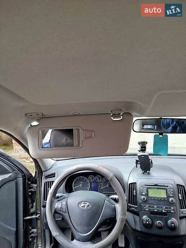 Хэтчбек Hyundai i30 2009 в Кицмани