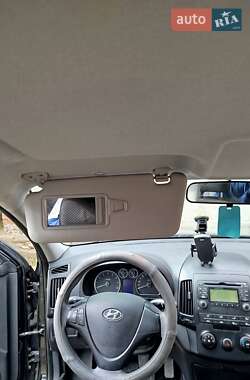 Хетчбек Hyundai i30 2009 в 