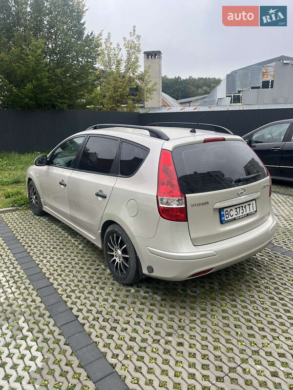 Универсал Hyundai i30 2011 в Львове