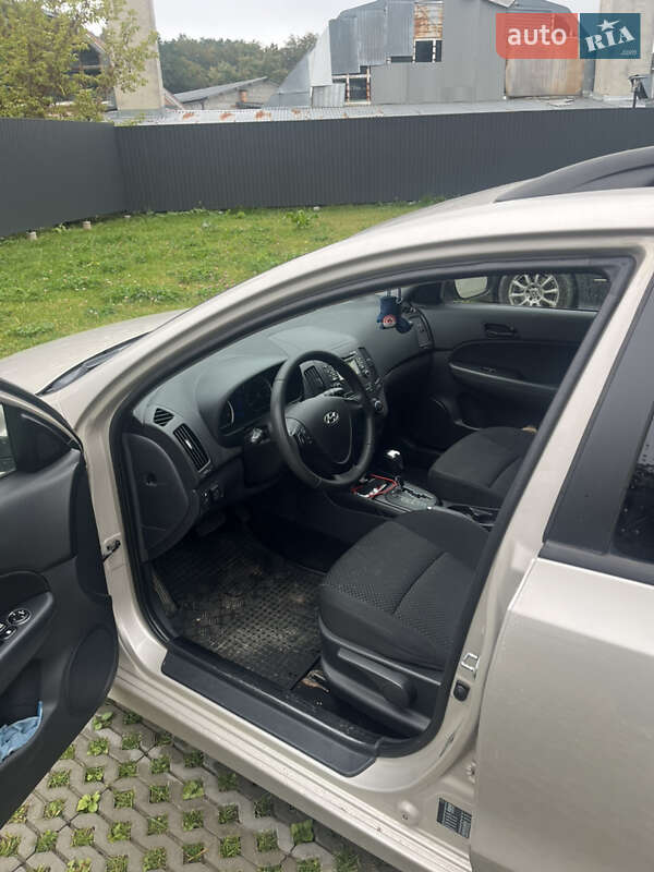 Универсал Hyundai i30 2011 в Львове