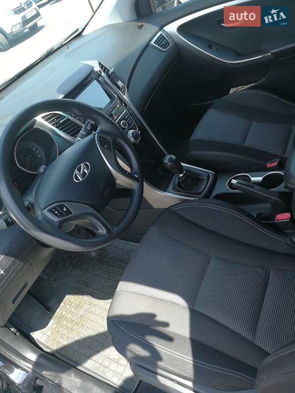 Универсал Hyundai i30 2013 в Стрые