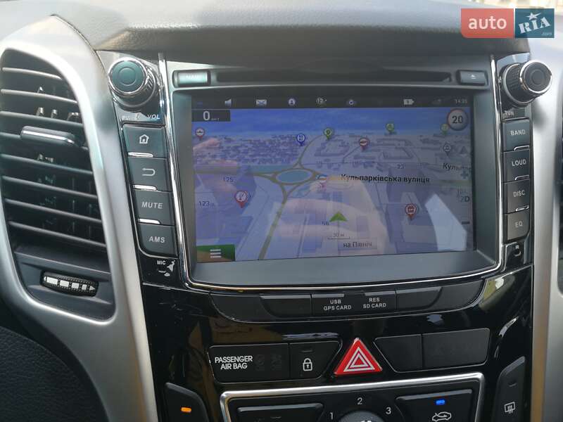 Универсал Hyundai i30 2013 в Стрые