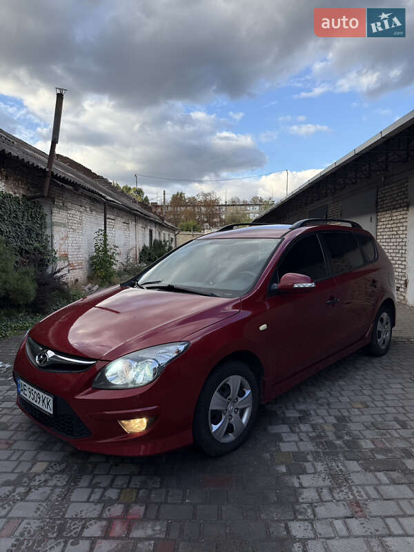 Универсал Hyundai i30 2011 в Кривом Роге