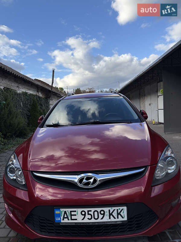 Универсал Hyundai i30 2011 в Кривом Роге