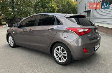 Хэтчбек Hyundai i30 2012 в 