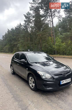 Хэтчбек Hyundai i30 2009 в 