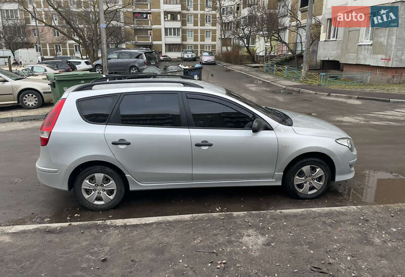 Универсал Hyundai i30 2010 в Киеве фото 4 Универсал Hyundai i30 2010 в Киеве