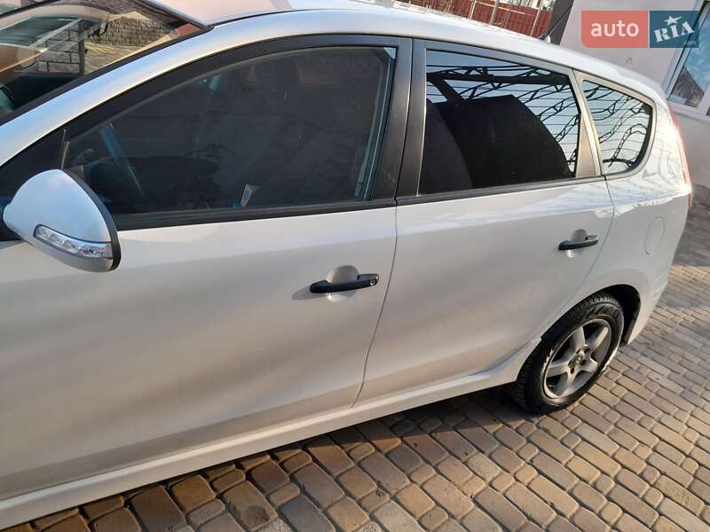 Универсал Hyundai i30 2012 в Киеве