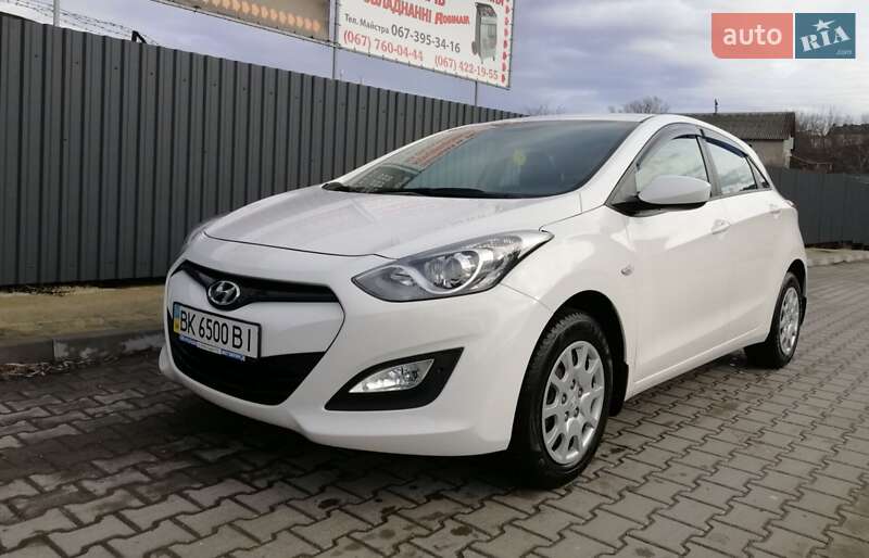 Хэтчбек Hyundai i30 2013 в Ровно