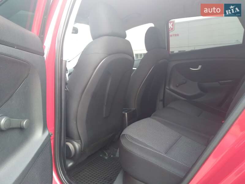 Універсал Hyundai i30 2013 в Дніпрі