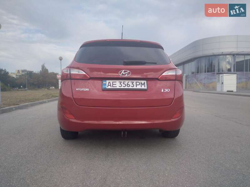 Універсал Hyundai i30 2013 в Дніпрі