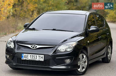 Хэтчбек Hyundai i30 2011 в 