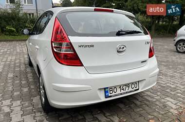 Хэтчбек Hyundai i30 2009 в 