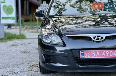 Хэтчбек Hyundai i30 2009 в 