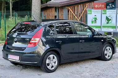 Хэтчбек Hyundai i30 2009 в 