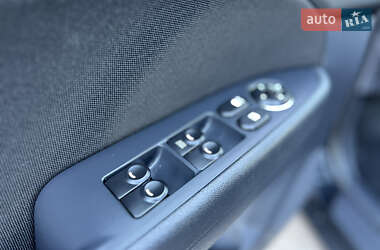 Хэтчбек Hyundai i30 2009 в 