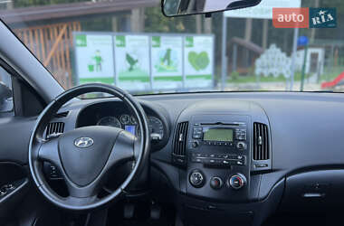 Хэтчбек Hyundai i30 2009 в 