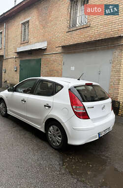 Хэтчбек Hyundai i30 2010 в Киеве