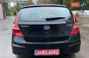 Хэтчбек Hyundai i30 2009 в 