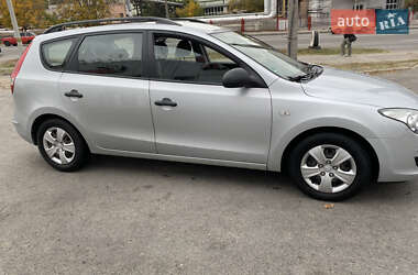 Универсал Hyundai i30 2009 в 