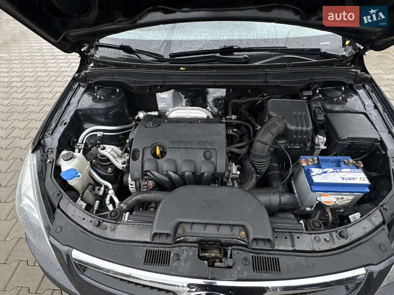 Хэтчбек Hyundai i30 2009 в Луцке