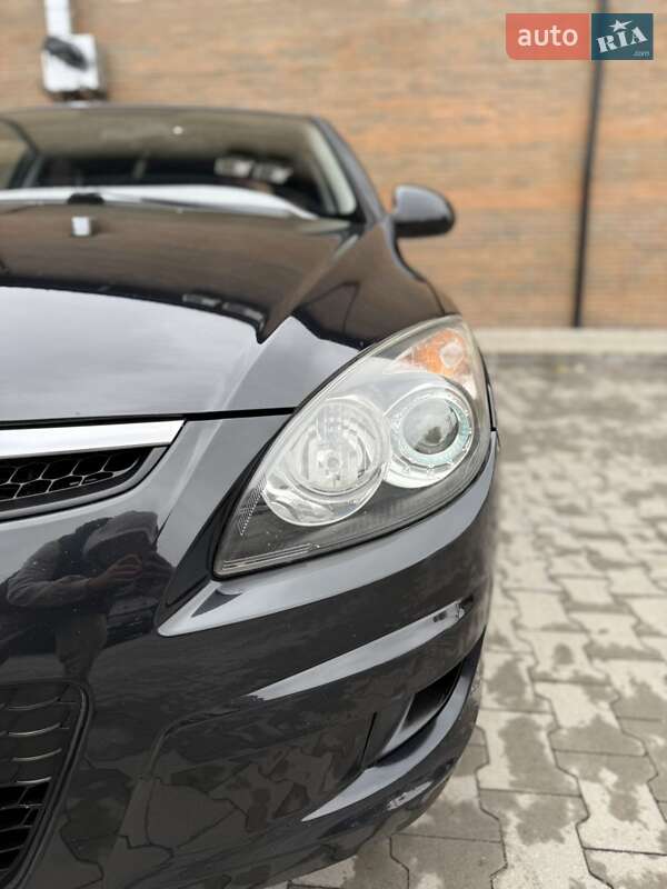 Хэтчбек Hyundai i30 2009 в Казатине