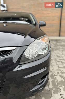 Хэтчбек Hyundai i30 2009 в 