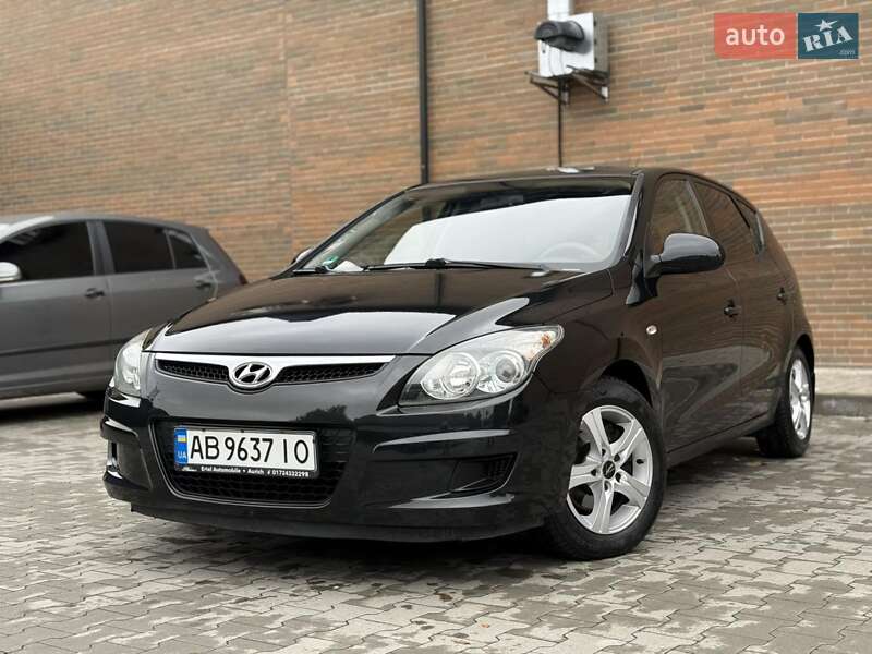 Хэтчбек Hyundai i30 2009 в 